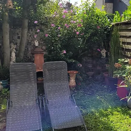 Le Jardin Des Murmures