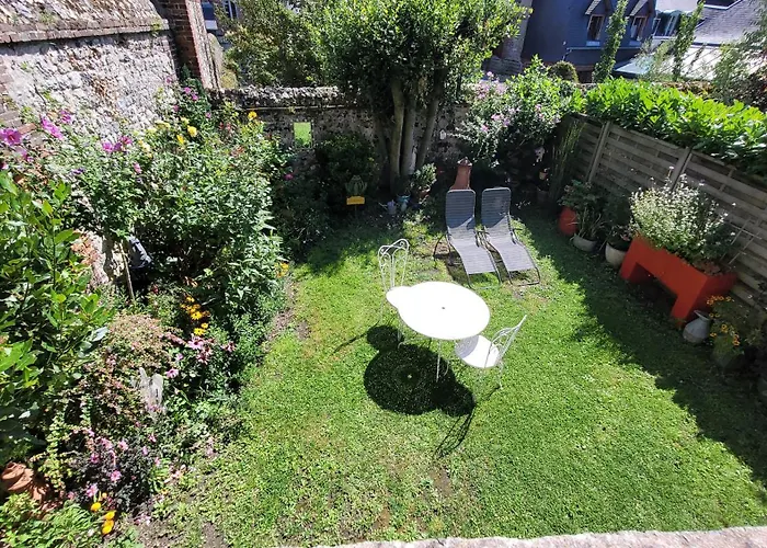 Le Jardin Des Murmures Holiday home *